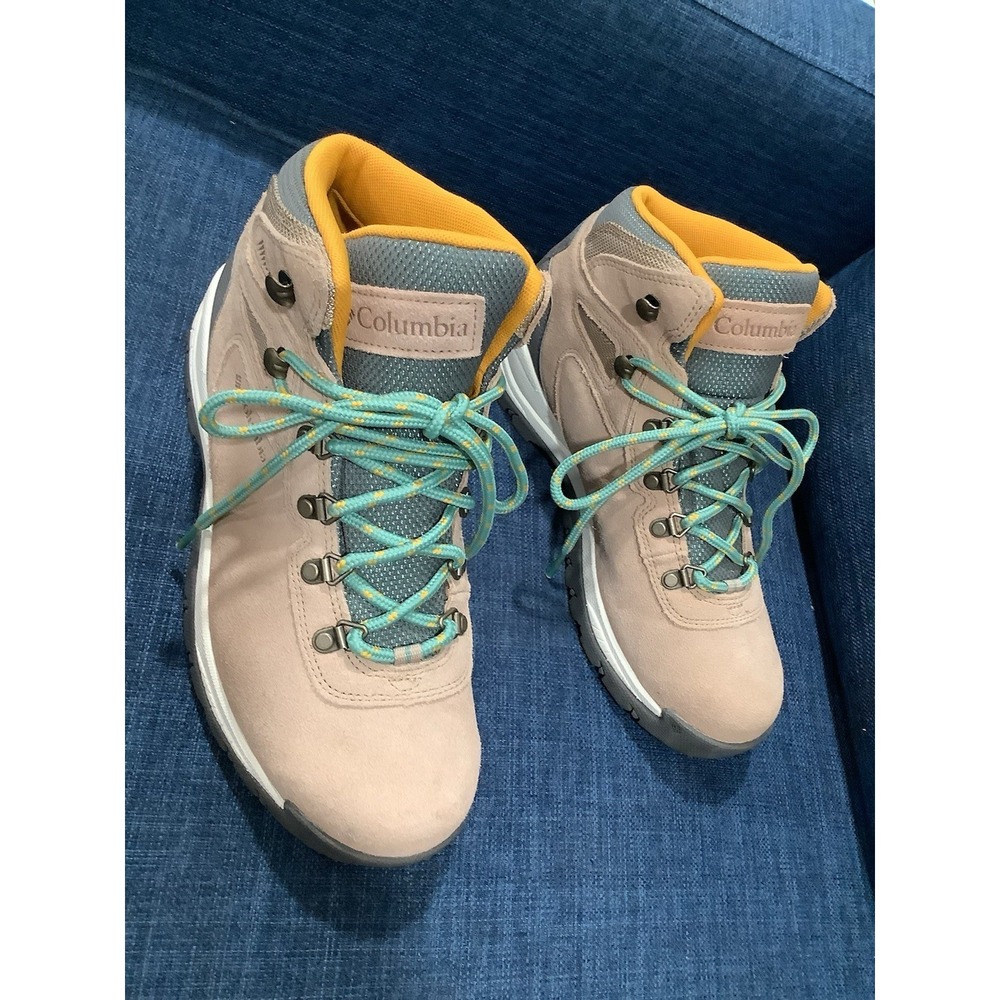 columbia waterproof boots Women's 9.5 Pre Own
